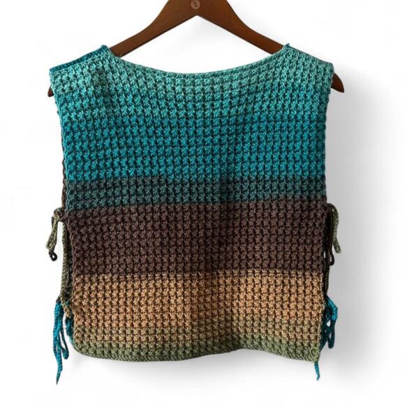 Handmade crochet striped sleeveless tie-side top - Picture 5 of 7